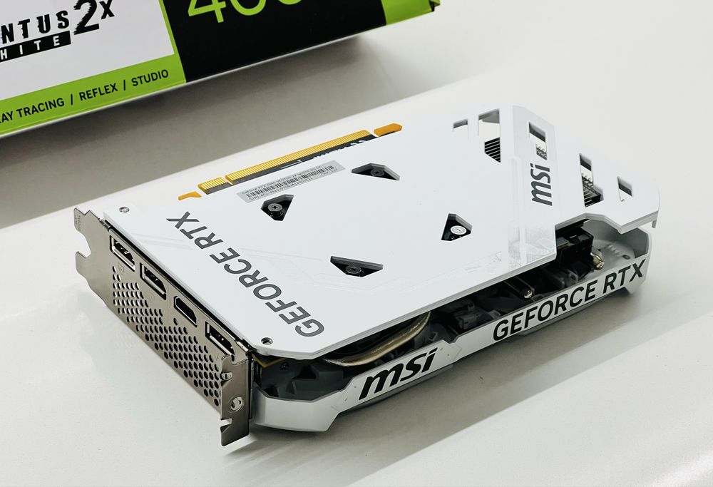 Placa Gráfica MSI GeForce RTX 4060 Ventus 2X White OC 8GB GDDR6