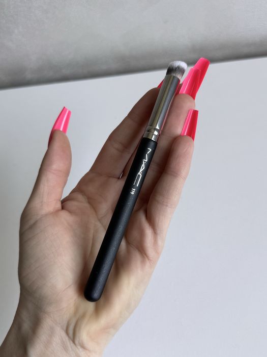 Nowy pędzel do makijażu MAC 370 do korektorów mini okrągly