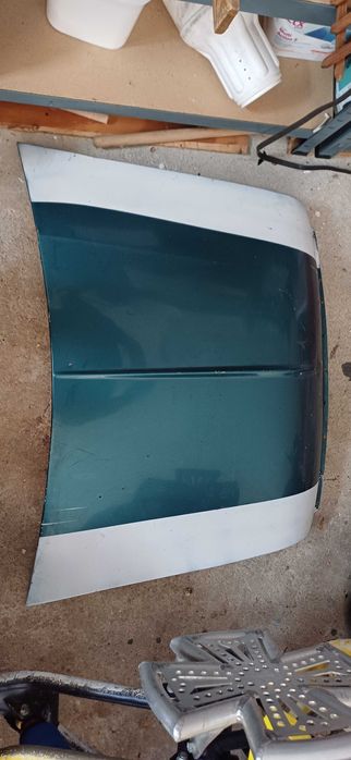 Capô de mini 1000. Em estado razoável como  se vê nas fotos