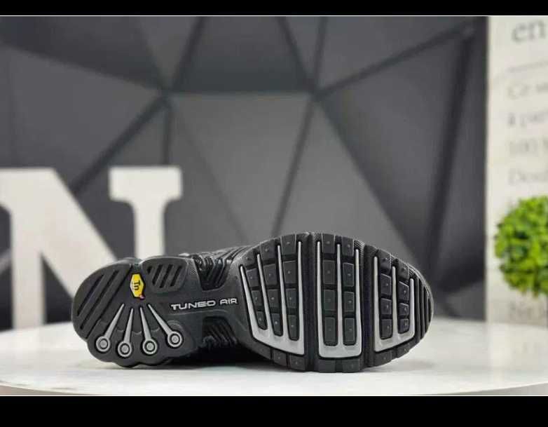 Buty Nike TN Plus3 R.43