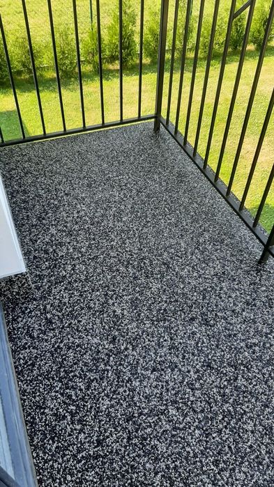 Dywany kamienne posadzki żywiczne.