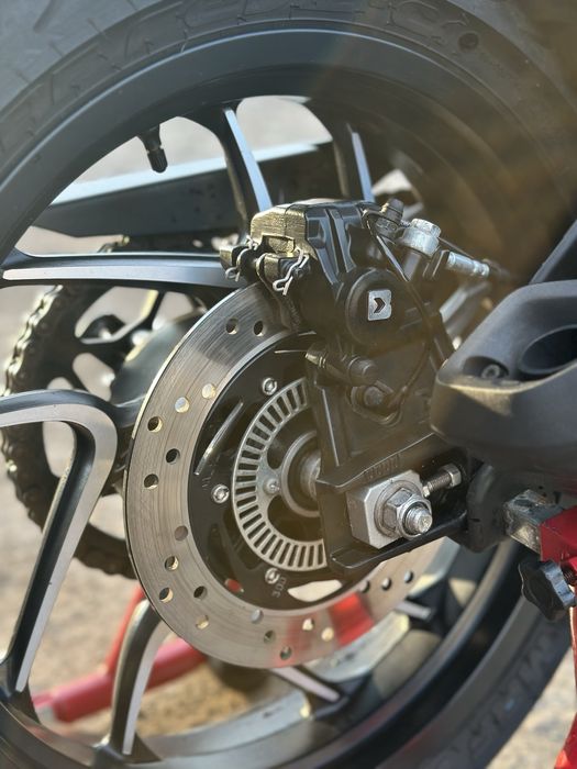 BAJAJ dominar 400 UG