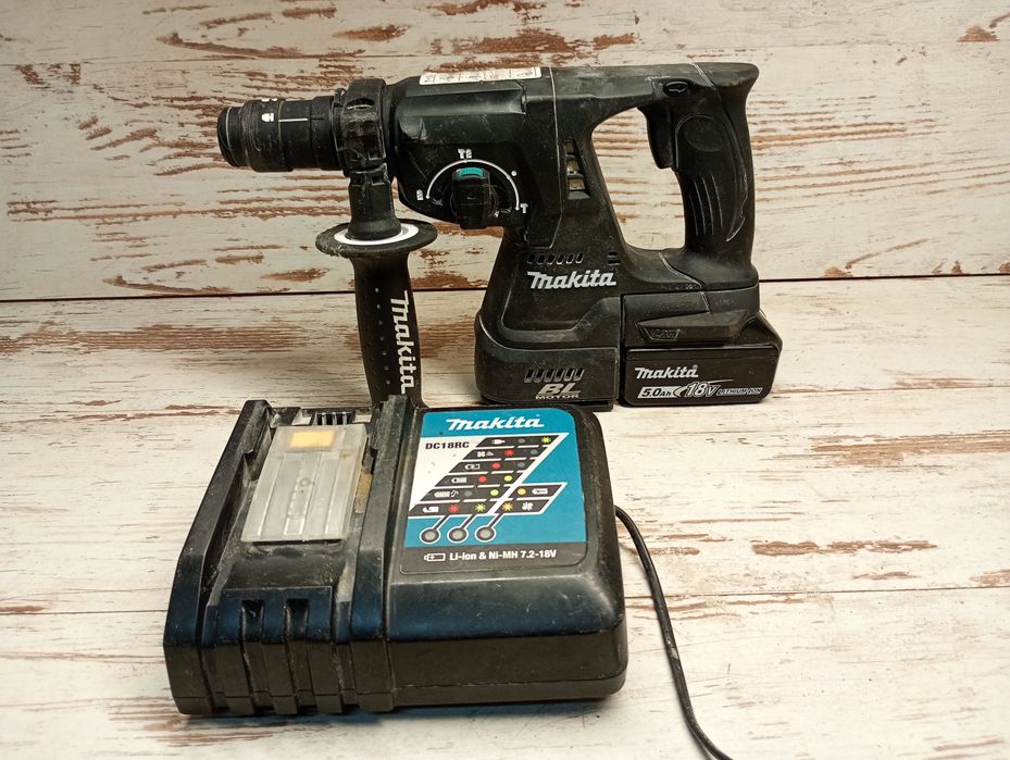 Młotowiertarka Makita DHR 243