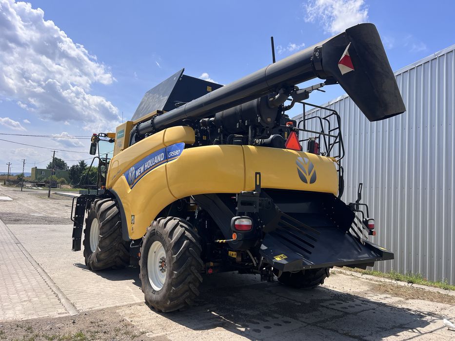 Kombajn zbożowy New Holland CR9.80