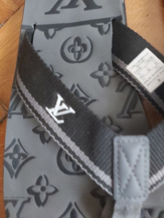 Sprzedam klapki Louus Vuitton.