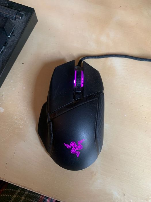 Teclado Blackwidow chroma v2 e Rato Basilisk v2 Razer425232930460805121