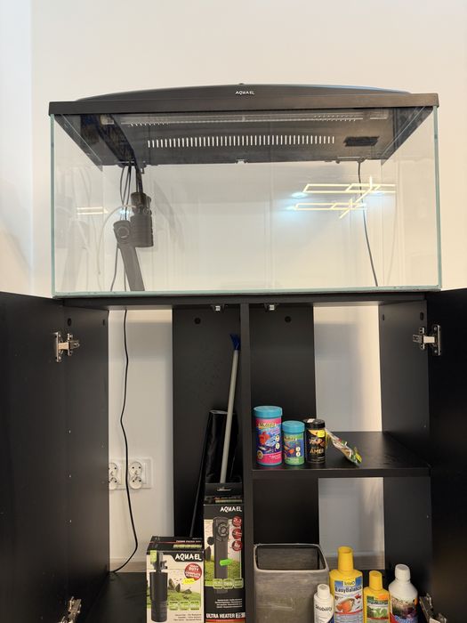 Akwarium 80x35x40 z szafką i wyposazeniem