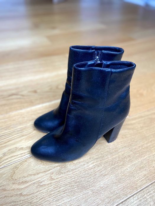 Botki na obcasie, slupku - buty na jesien - czarne
