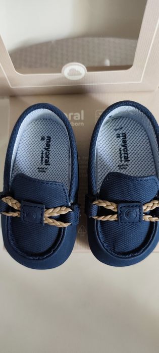 Sapatos Mayoral NOVOS em caixa