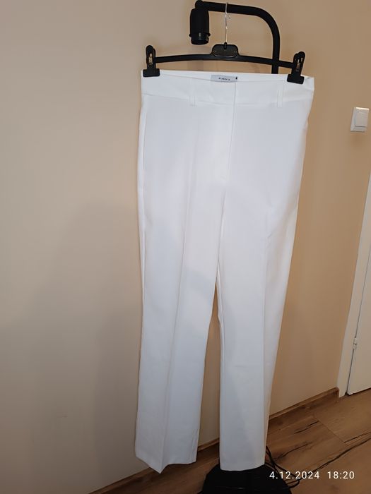 Nowe wizytowe spódnie Reserved L