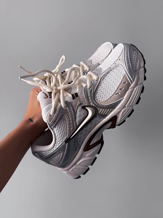 Кросівки Nike V5 RNR
