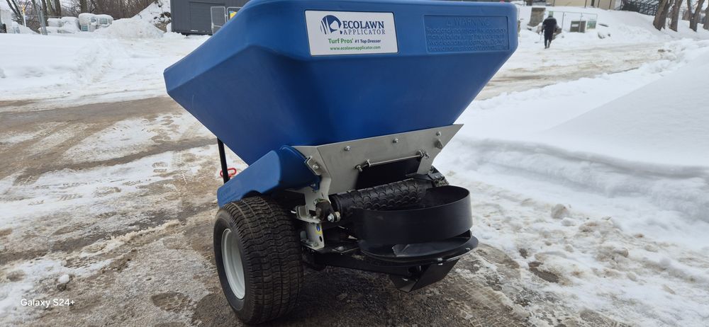 Piaskark do trawników, rozsiewacz kompostu Ecolawn Eco 50