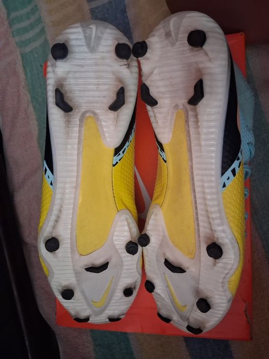 OKAZJA!!!Buty pilkarskie nike phantom 42,5 . Stan Bdb.