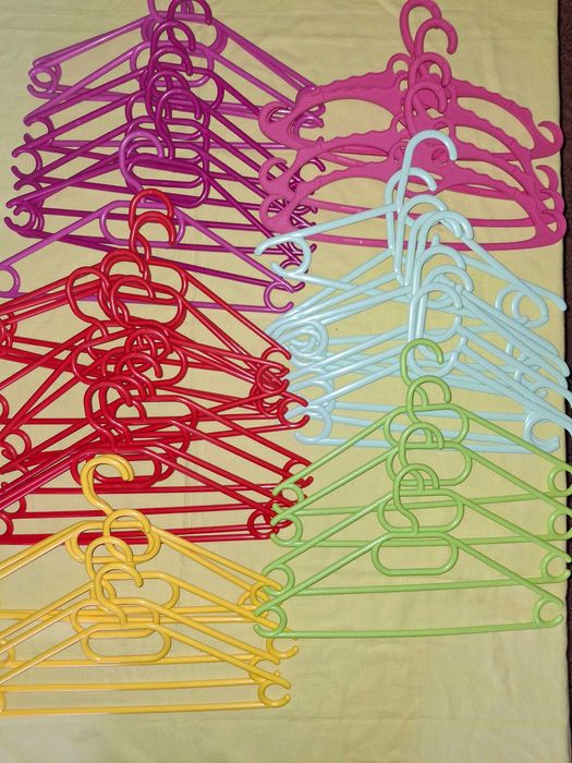 Wieszaki na odzież dziecięcą