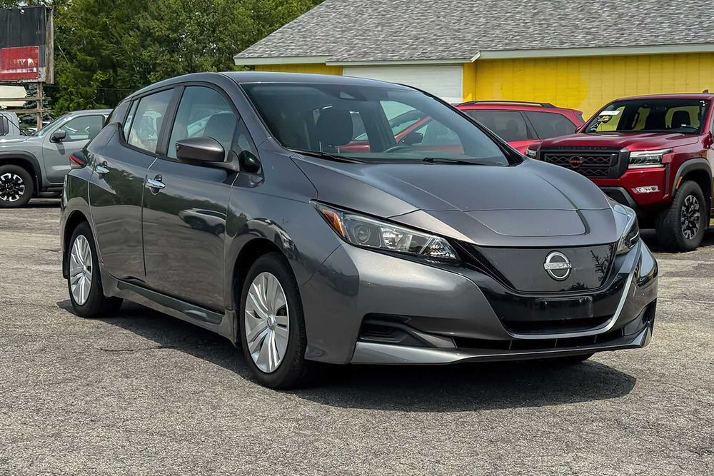 Nissan LEAF S      2023