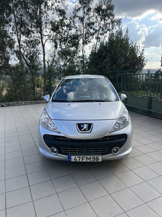 Peugeot 207 1.4 vti 95 cv foto 2