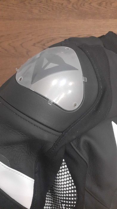 Dainese Avro 5 Lady/Mulher Leather/Pele T44 + Proteção de Costas