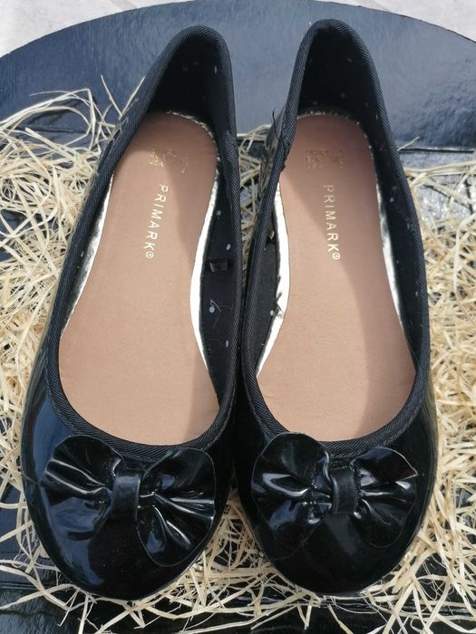 Sabrinas menina em verniz