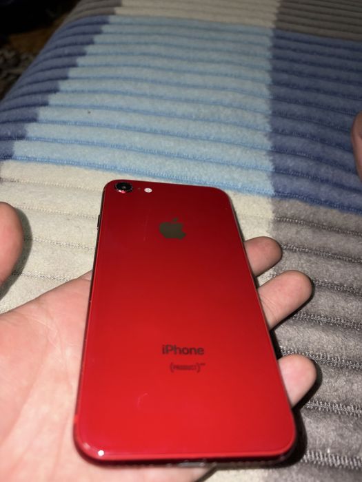 Iphone 8  rsim червоний колір