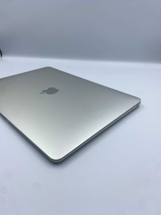 Ноутбук Apple MacBook Air 13" i5/8/256GB Silver (MVFL2) 2019