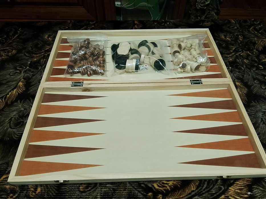 Шахи - розмір 50 × 50 ,40 × 40 см - 3 × 1 ( шашки, нарди).Дерево. Нове