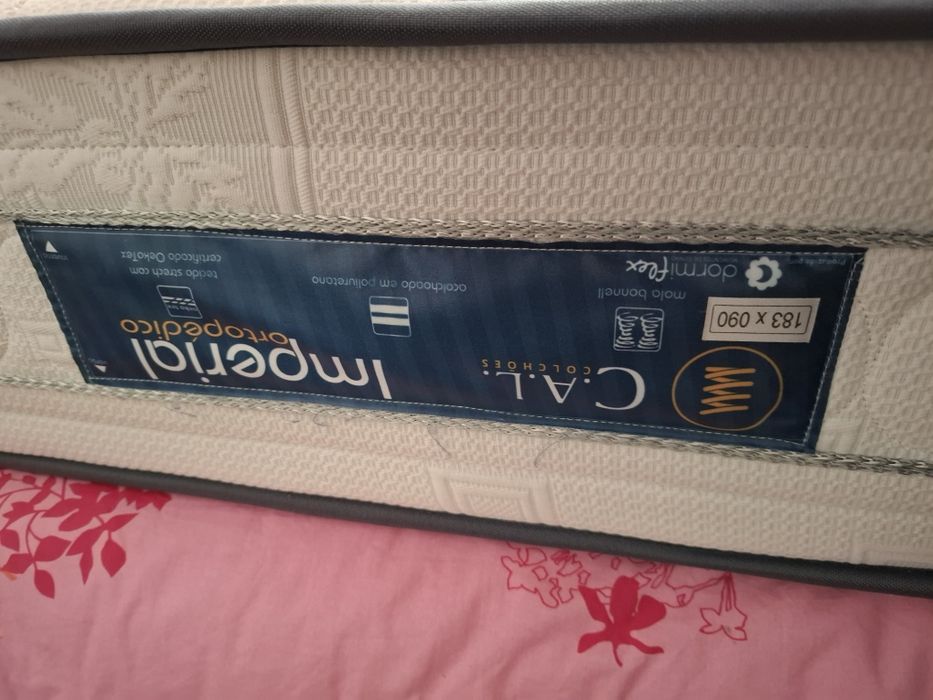 Colchão de cama de solteiro
