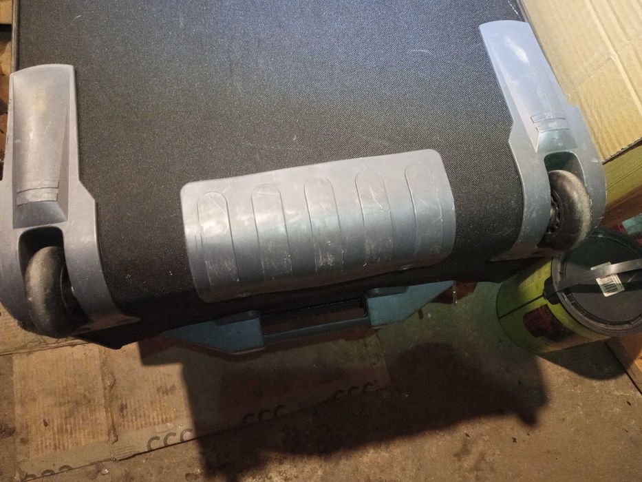 Walizka duża używana - dobra na wysyłkę kółka