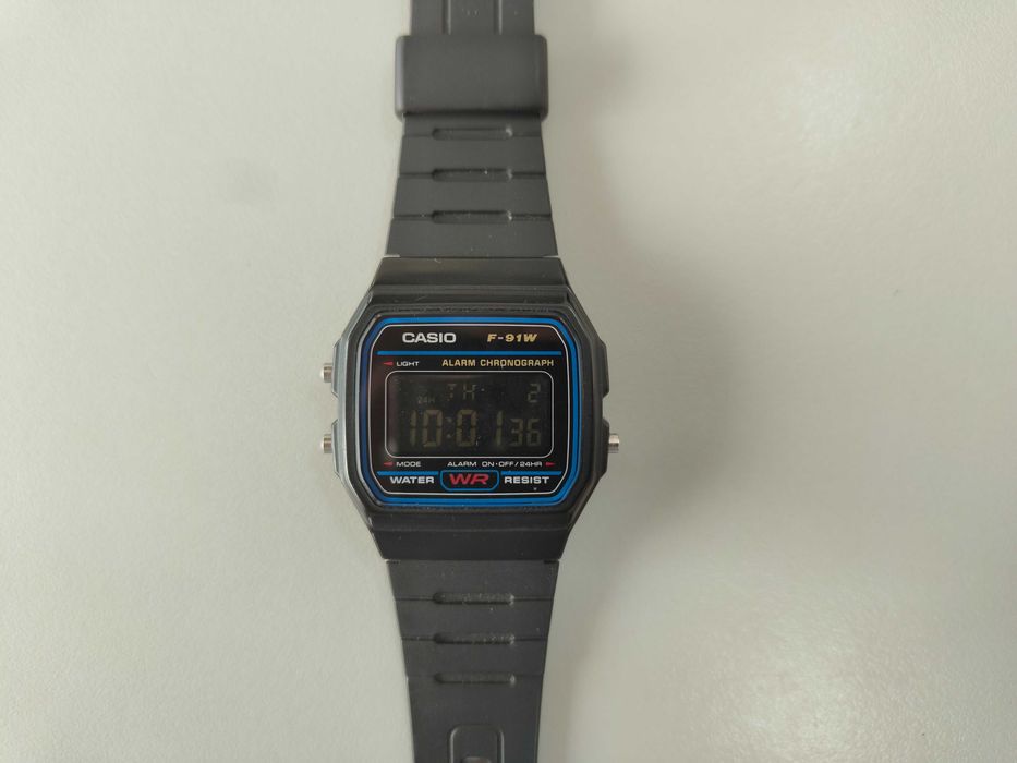 Casio F-91W Personalizado Ecrã Invertido