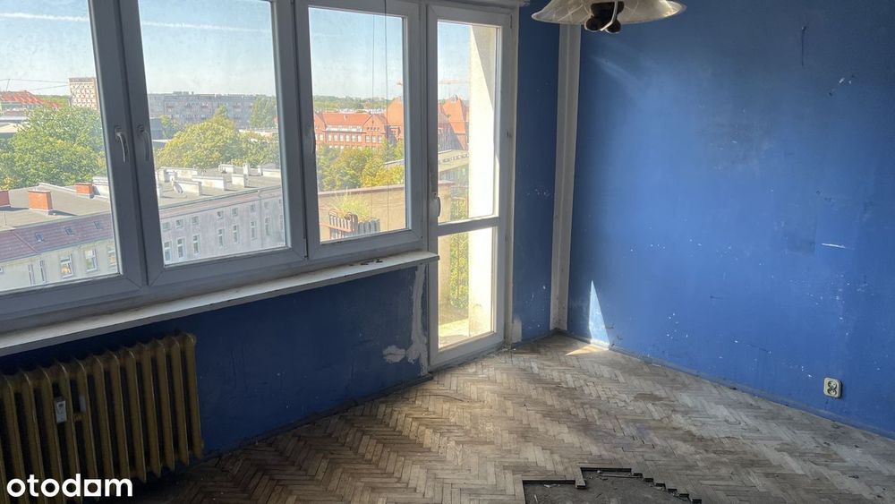 Kawalerka 25,54m z balkonem w centrum do remontu