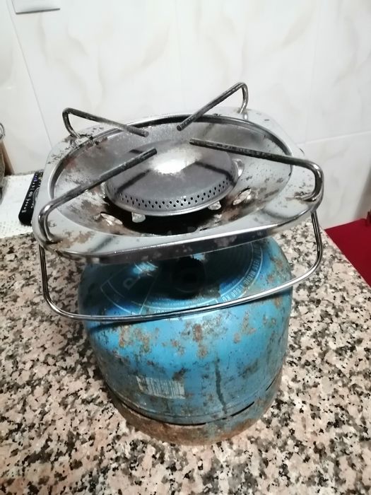 Vendo duas bilhas com o fogão