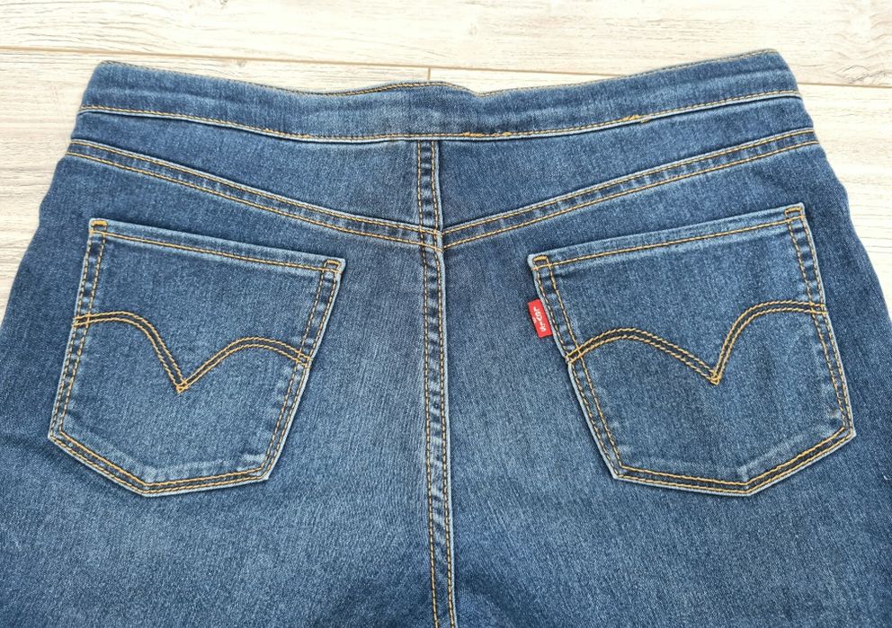Levi Straus & Company jeansy