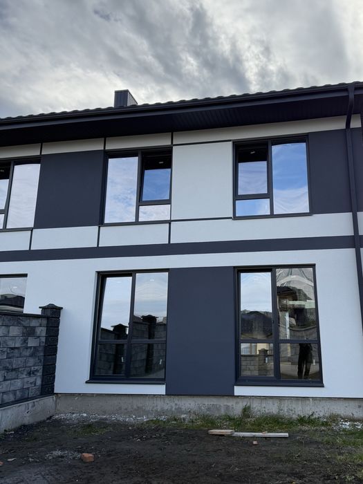 Продаж котеджу район Екватору.Міські комунікації