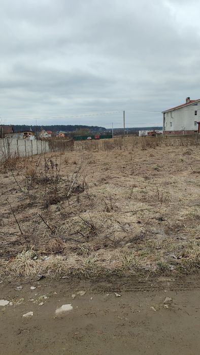 Продаж ділянки в с.Сонячне (під забудову)