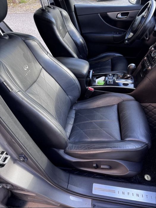 INFINITI FX 3.0D  240cv  4WD