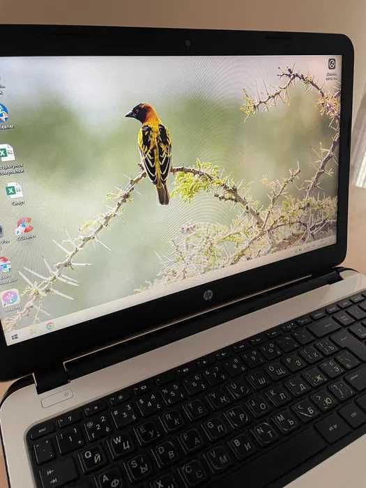 Ноутбук HP 15 в робочому стані