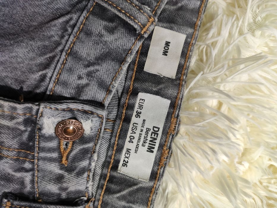 Жіночі джинси mom Bershka
Підійде на S, за доп інф