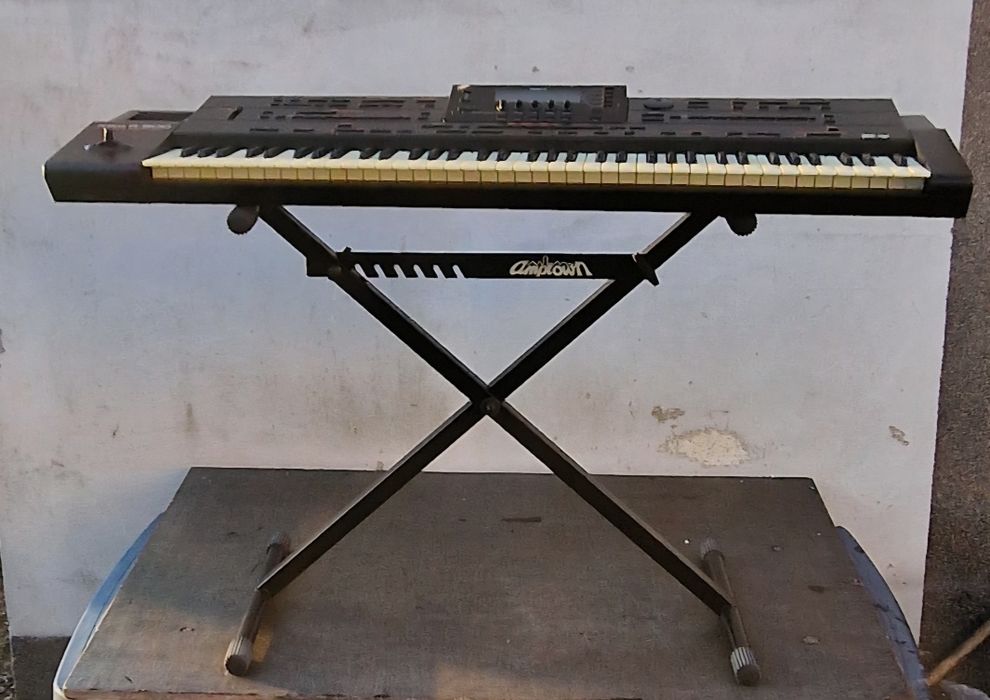 Keyboard Roland G-800 top