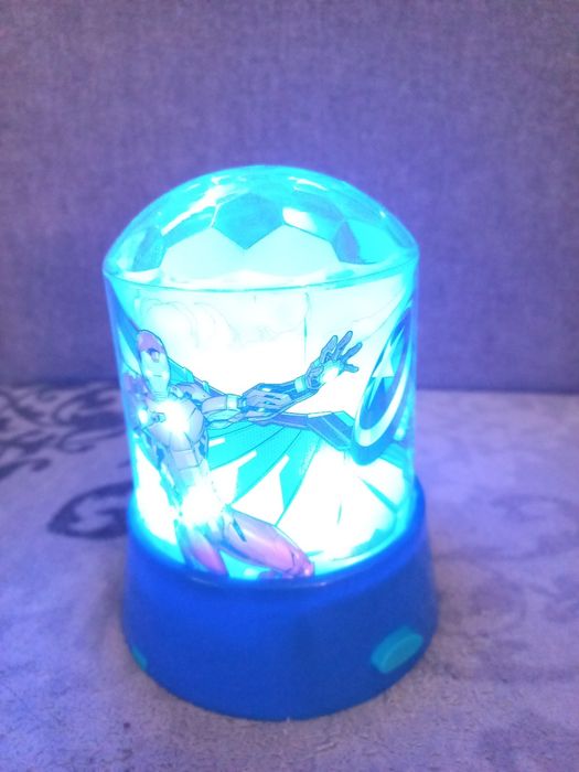 Lampka nocna-projektor