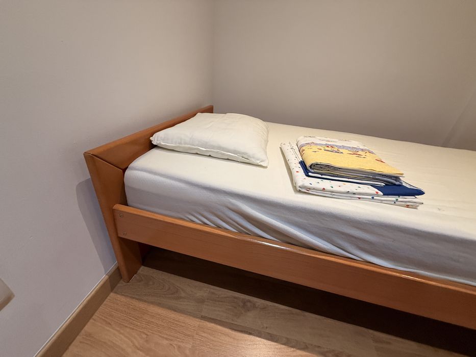 Cama + colchão de solteiro