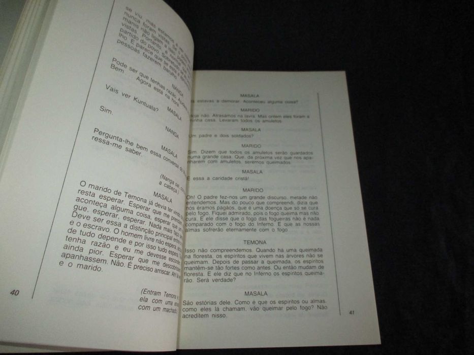 Livro A Revolta da Casa dos Ídolos Pepetela