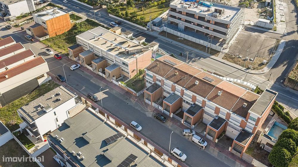 Moradia Gaveto T3 com piscina em Palmeira, Braga!