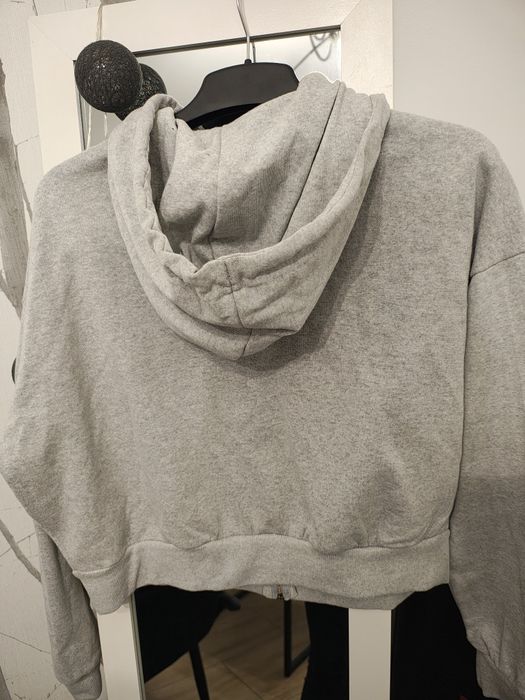 Szara bluza krótsza szara