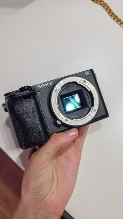 Sony Alpha A6300 (Corpo) – Excelente Estado