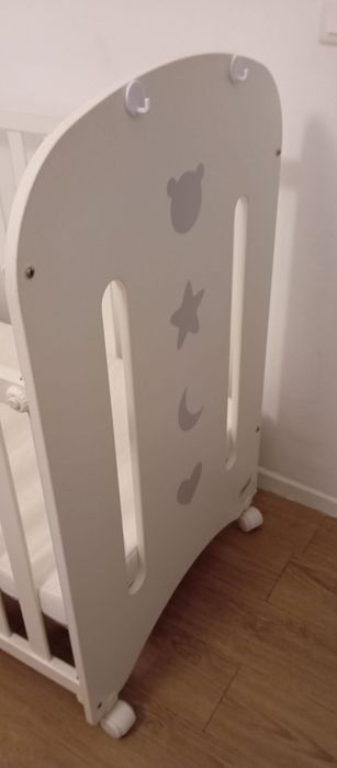 Cama de criança está em muito bom estado