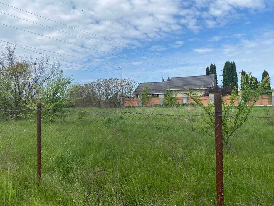 Продам земельну ділянку 32 сот. в Крюківщіни біля Озера