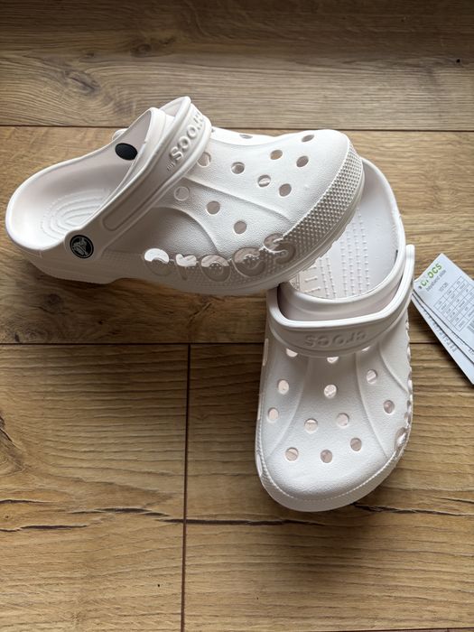 Biale klapki crocs na lato 37-38