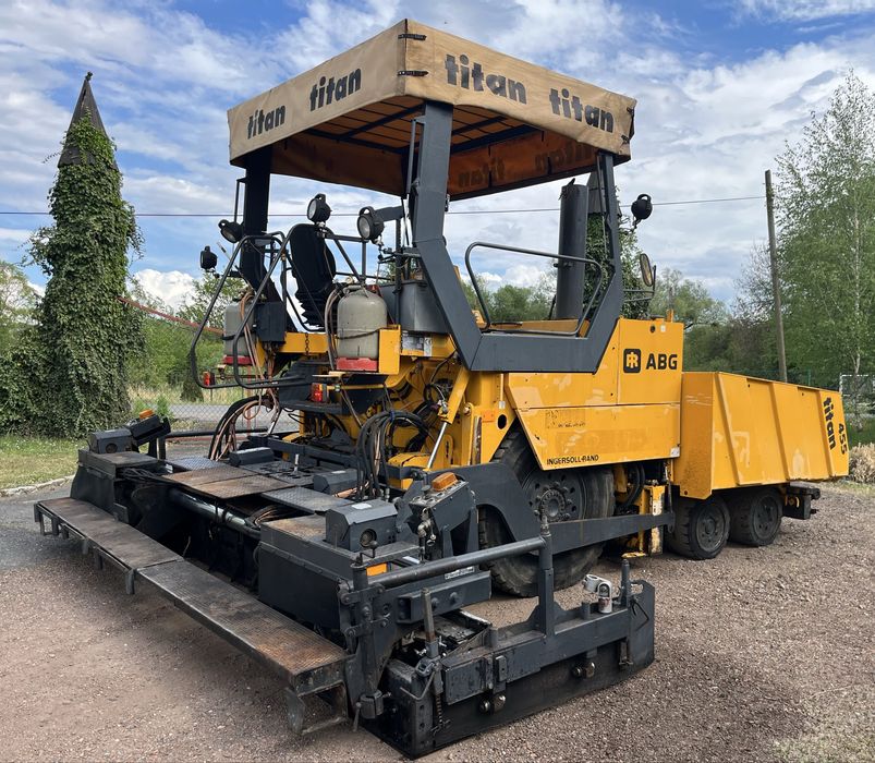 Rozściełacz asfaltu ABG TITAN 455