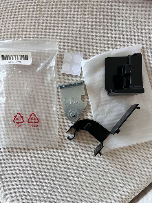 Zawias dolny do lodówki LG