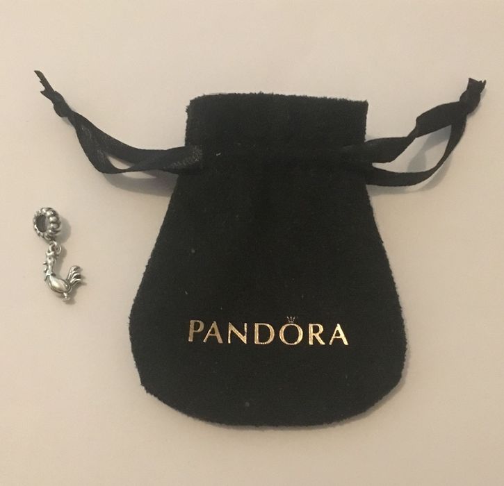 Galo de prata Pandora