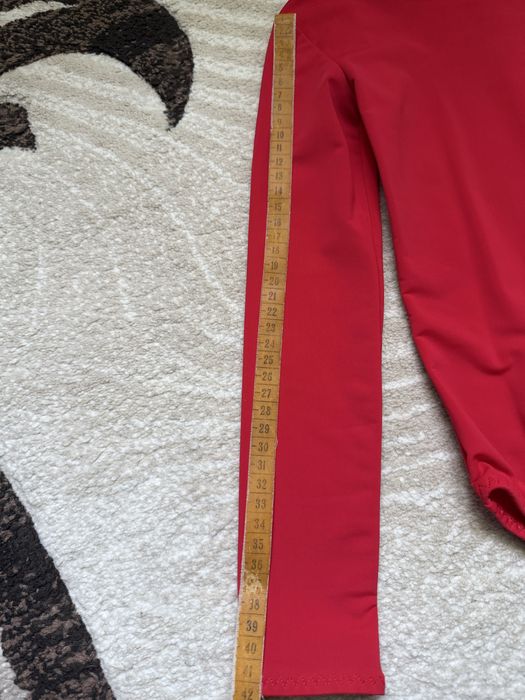 Бальне плаття, красивий яскраво червоний колір